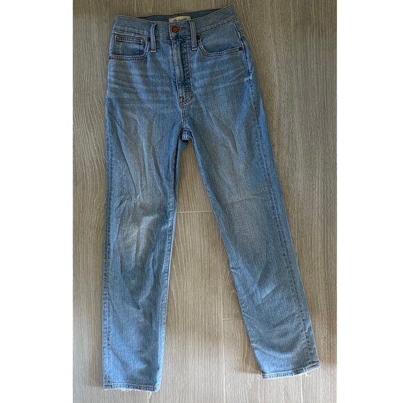 Madewell Classic Straight Jeans - Light Wash - Picture 3 of 9